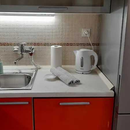 Dina - Spacious With Balcony Appartamento