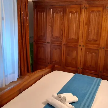 Dina - Spacious With Balcony Appartamento